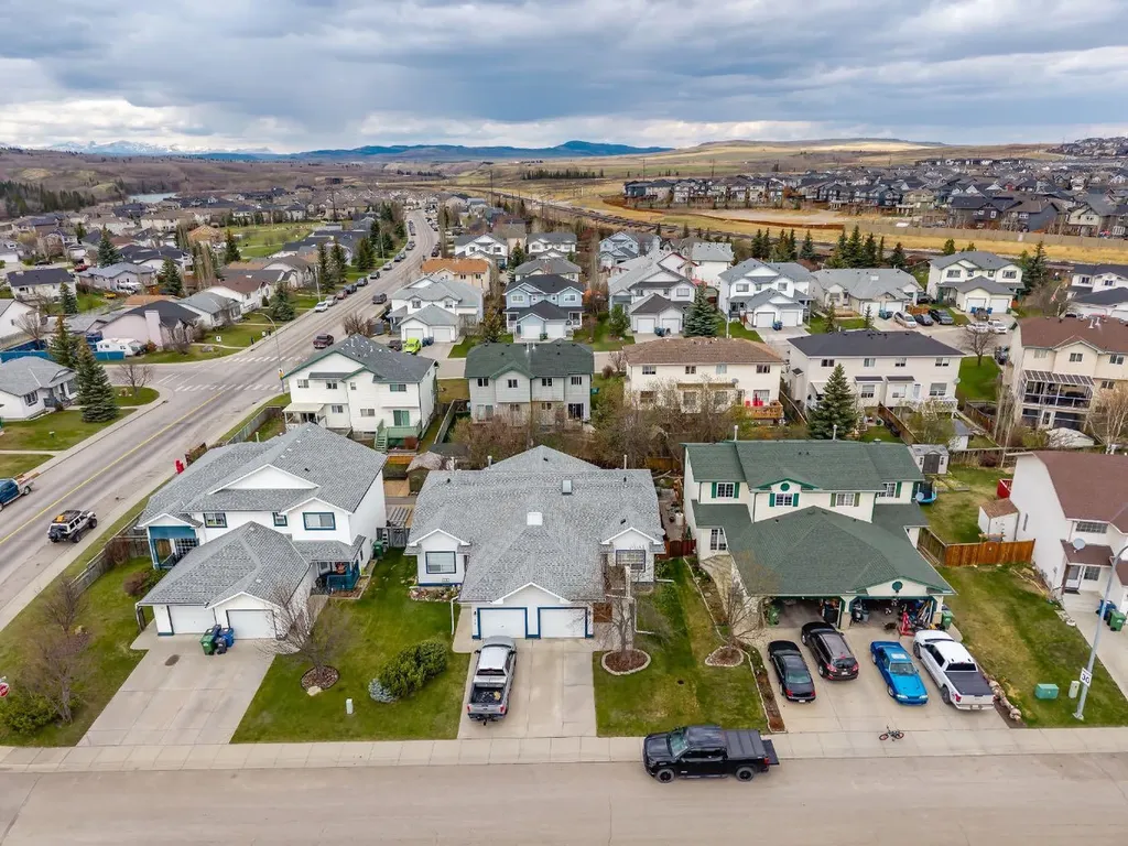 108 Quigley Close Cochrane AB T4C 1S4