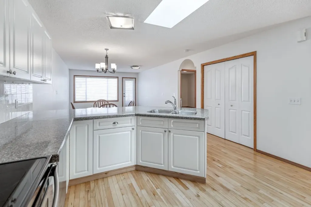 108 Quigley Close Cochrane AB T4C 1S4