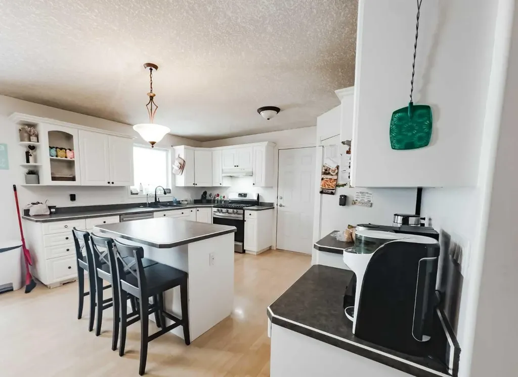 9105 Forest Street La Crete AB T0H2H0