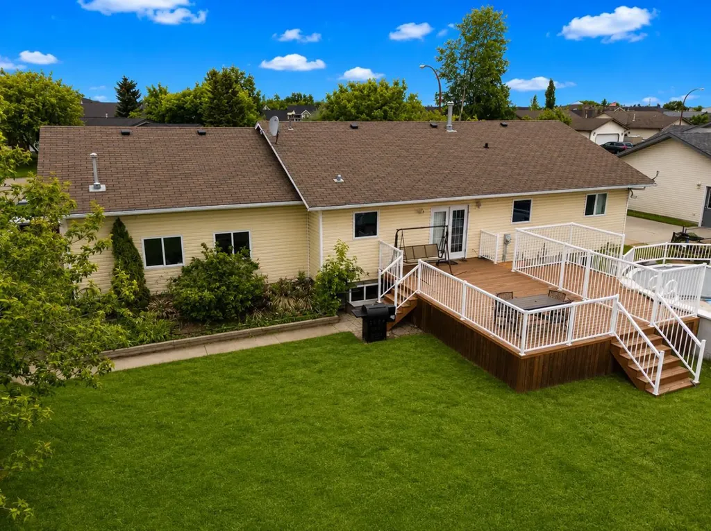 9105 Forest Street La Crete AB T0H2H0