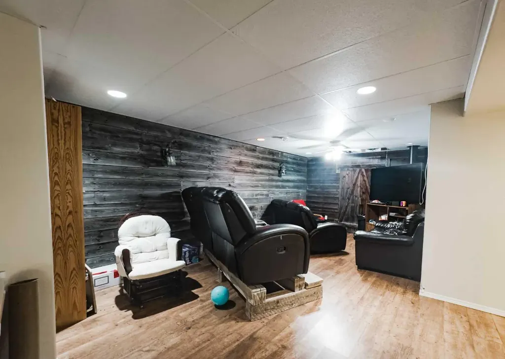 9105 Forest Street La Crete AB T0H2H0