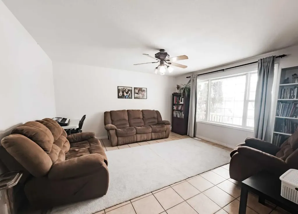 9105 Forest Street La Crete AB T0H2H0
