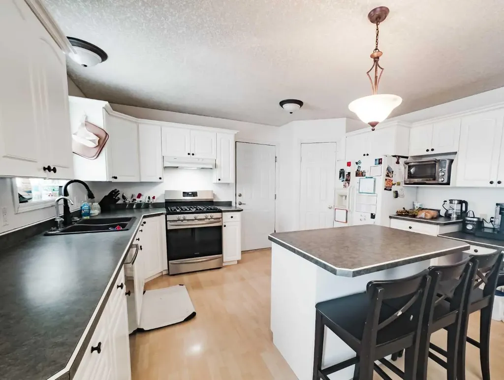 9105 Forest Street La Crete AB T0H2H0