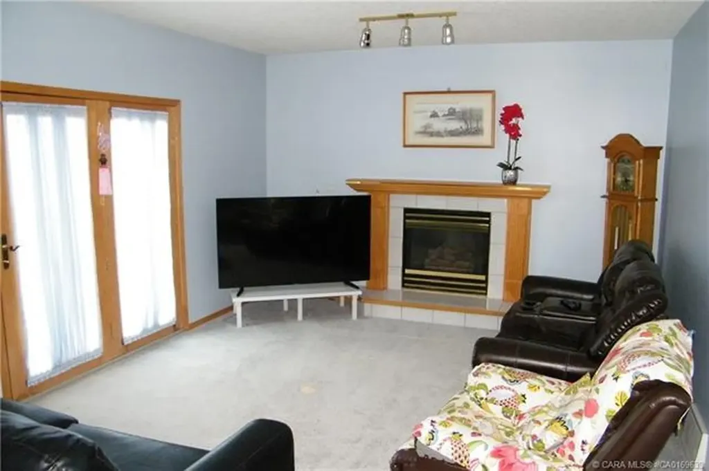 5606 46 Avenue W Forestburg AB T0B 1N0
