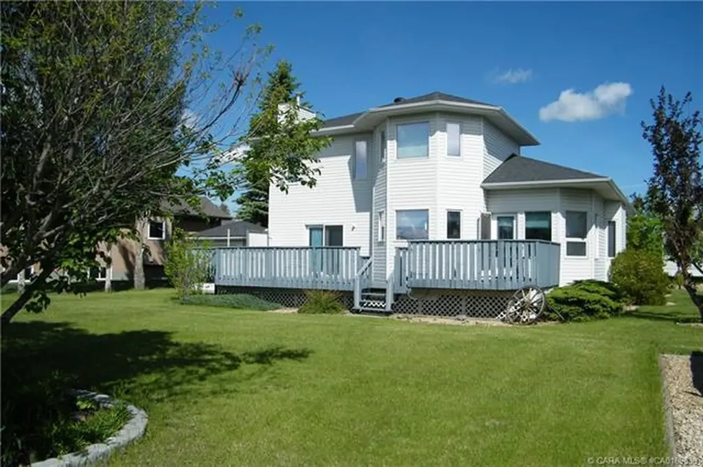 5606 46 Avenue W Forestburg AB T0B 1N0