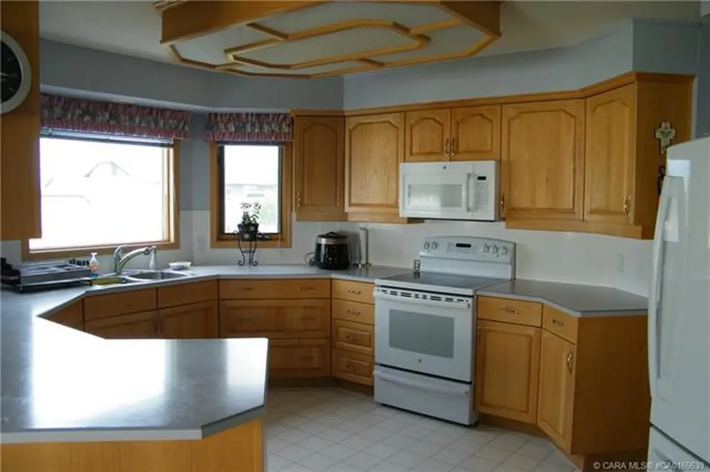 5606 46 Avenue W Forestburg AB T0B 1N0