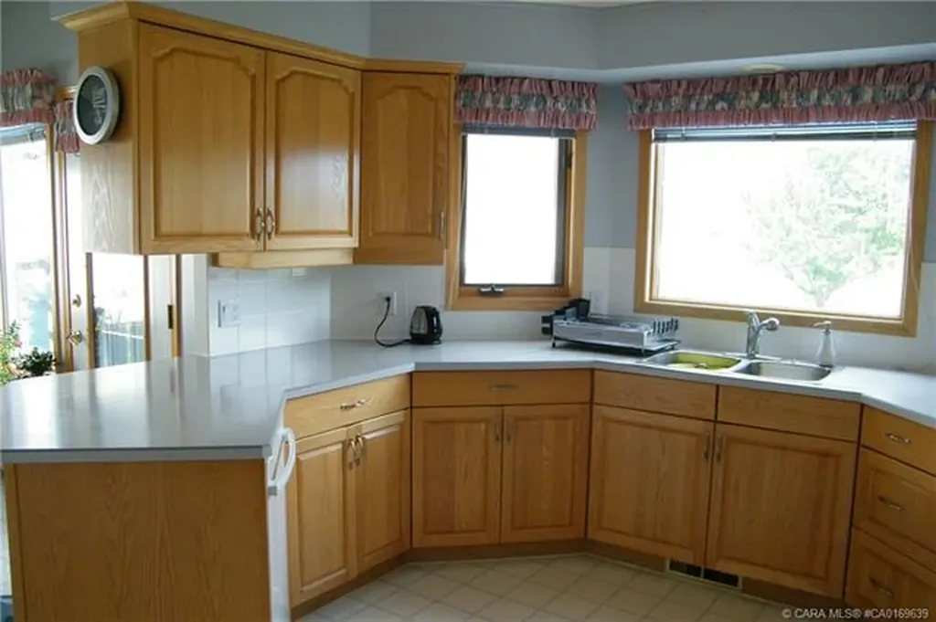 5606 46 Avenue W Forestburg AB T0B 1N0