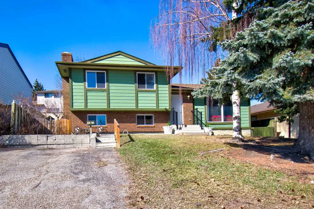 6307 Thornaby Way NW Calgary AB T2K 5K8