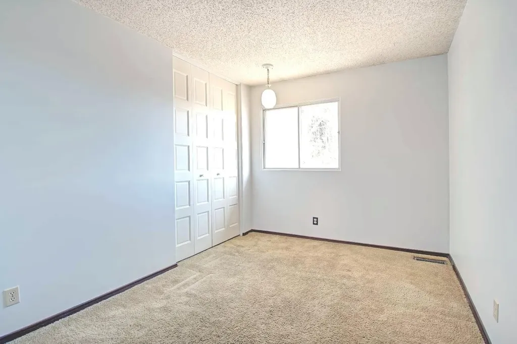 6307 Thornaby Way NW Calgary AB T2K 5K8