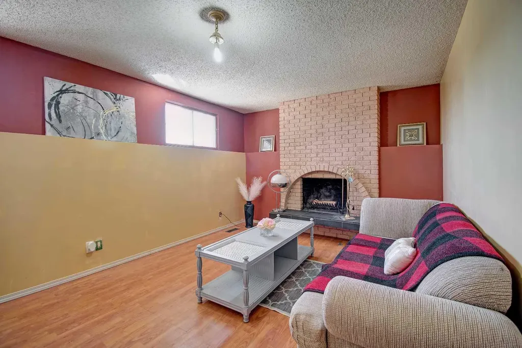 6307 Thornaby Way NW Calgary AB T2K 5K8