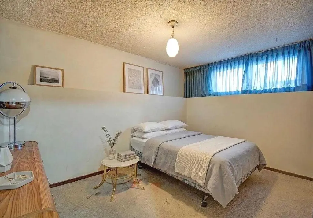 6307 Thornaby Way NW Calgary AB T2K 5K8
