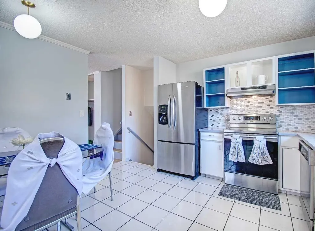 6307 Thornaby Way NW Calgary AB T2K 5K8