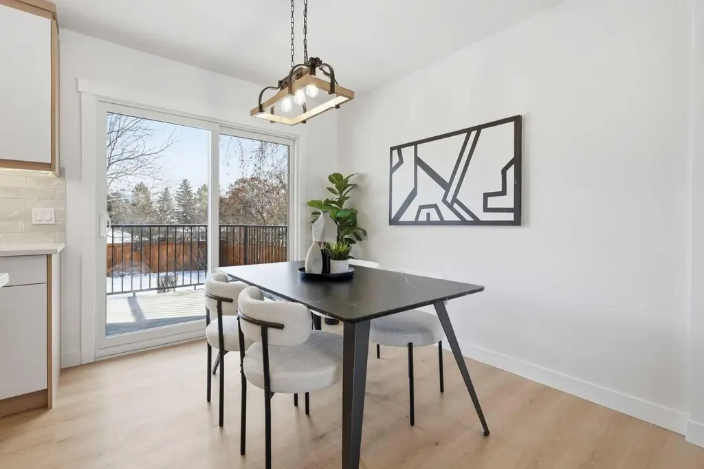 8616 7 Street SW Calgary AB T2V 1G9