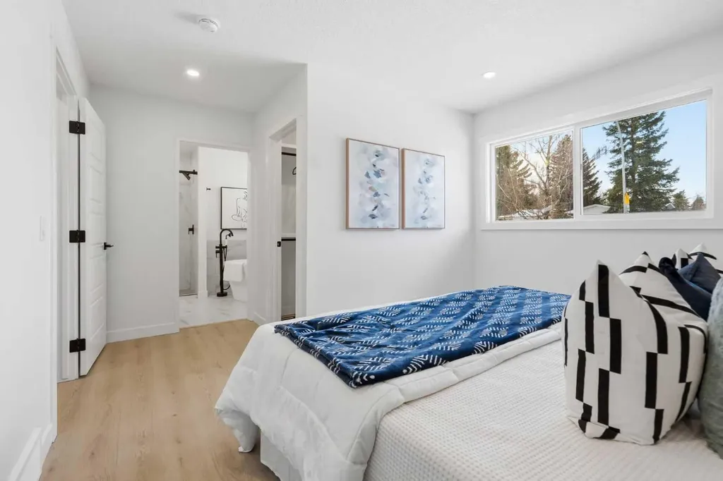 8616 7 Street SW Calgary AB T2V 1G9