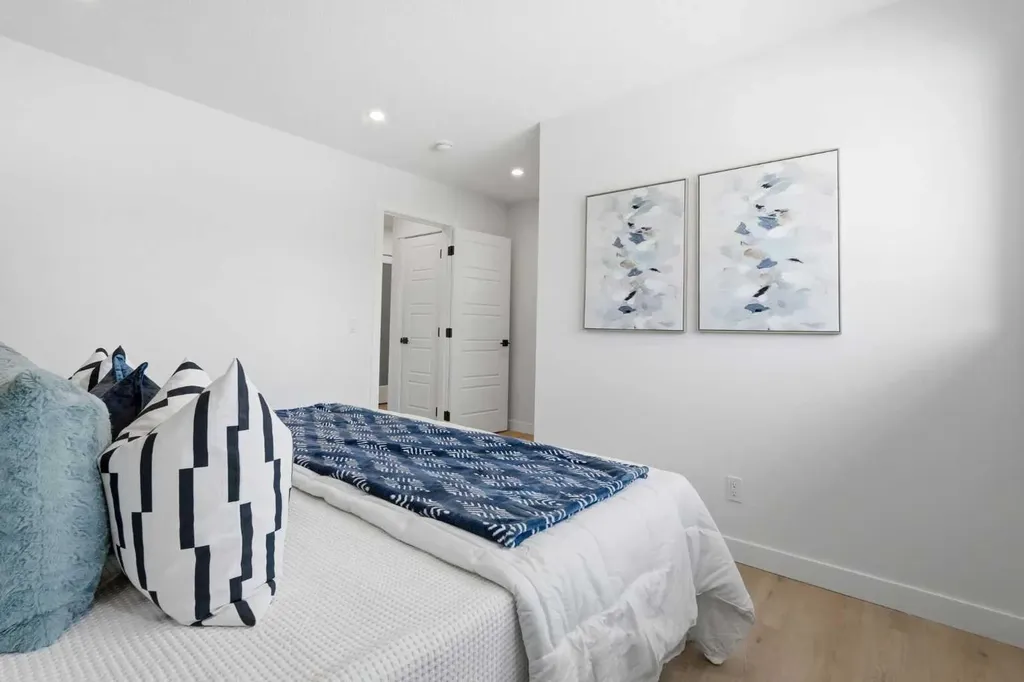 8616 7 Street SW Calgary AB T2V 1G9