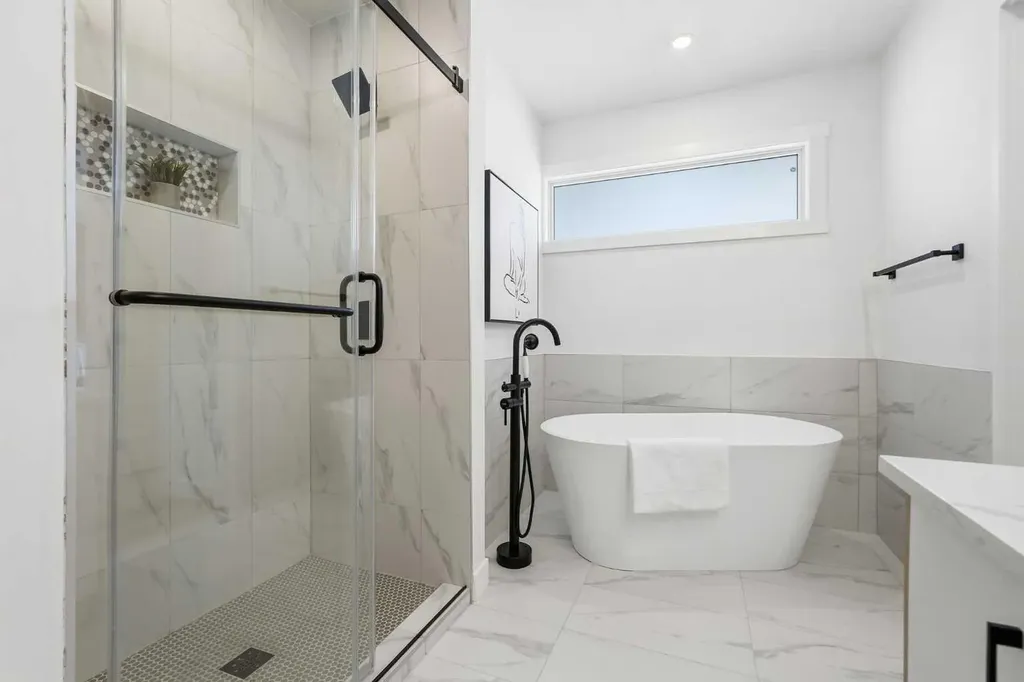 8616 7 Street SW Calgary AB T2V 1G9