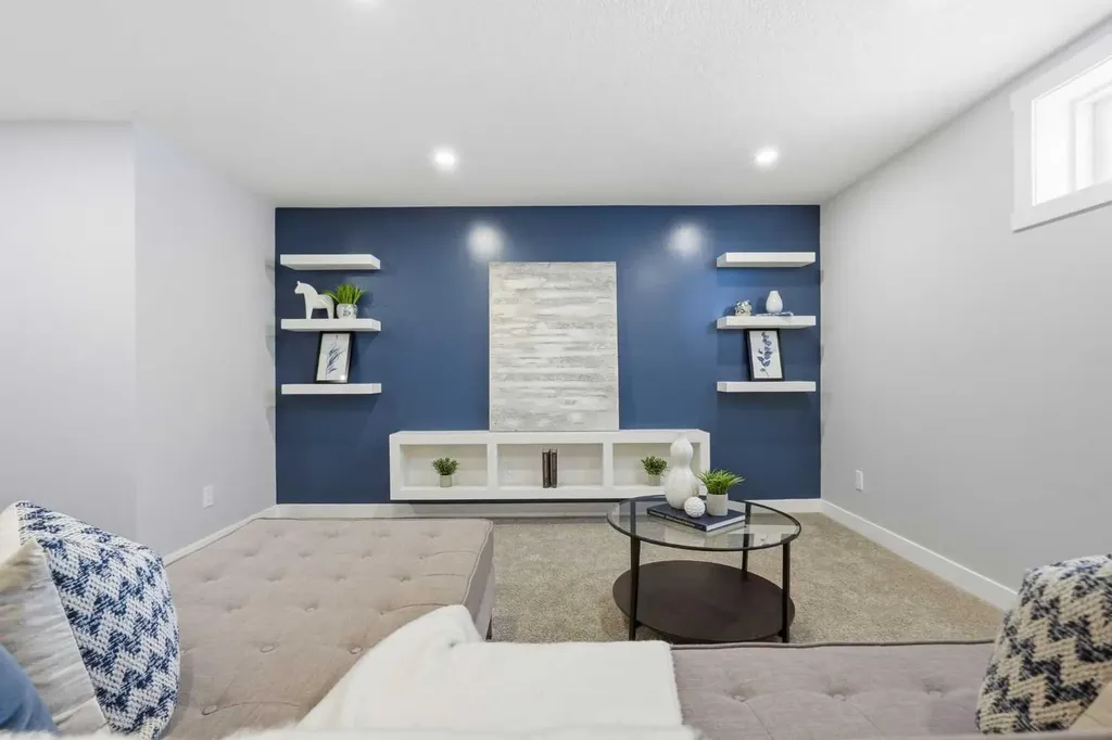 8616 7 Street SW Calgary AB T2V 1G9