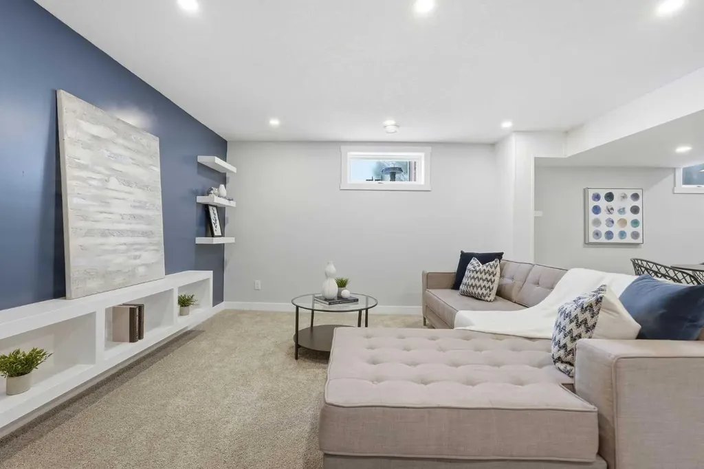 8616 7 Street SW Calgary AB T2V 1G9