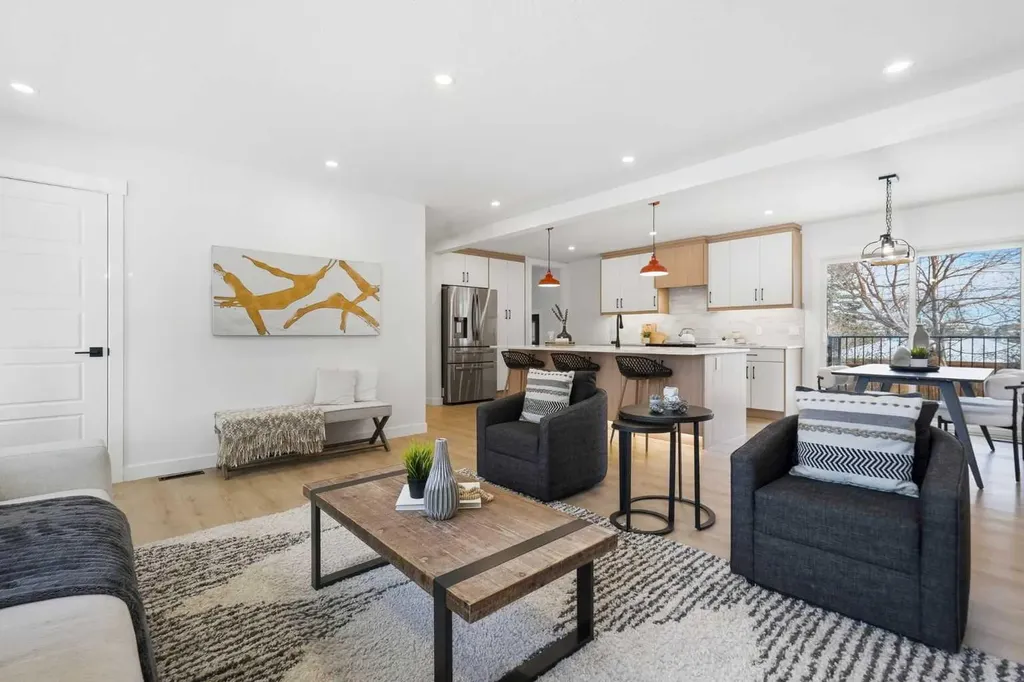 8616 7 Street SW Calgary AB T2V 1G9
