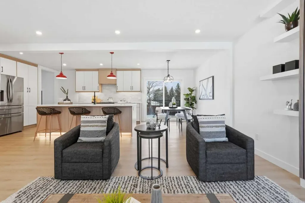 8616 7 Street SW Calgary AB T2V 1G9
