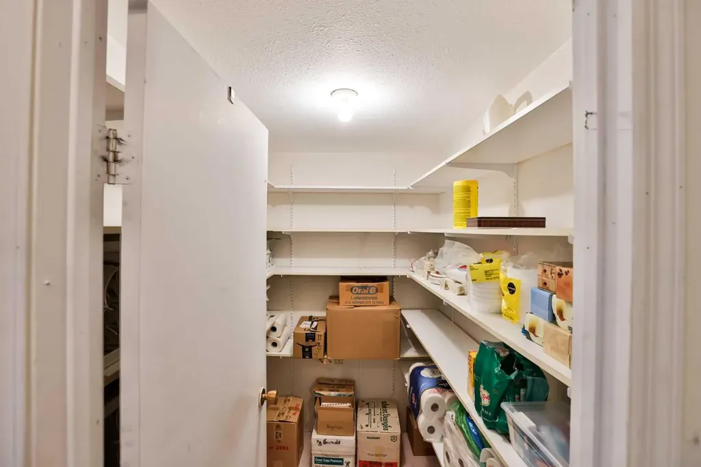 822 3 Street W Cardston AB T0K 0K0