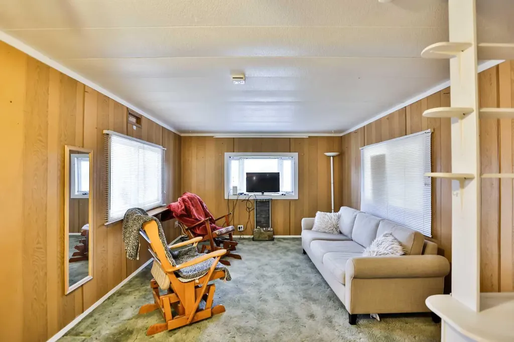 822 3 Street W Cardston AB T0K 0K0