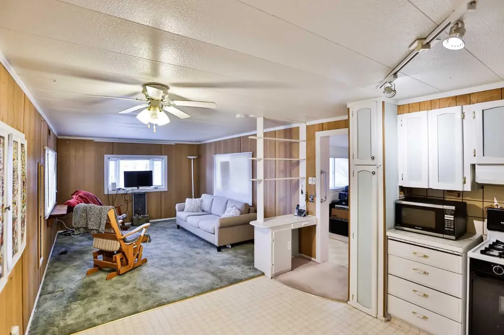 822 3 Street W Cardston AB T0K 0K0