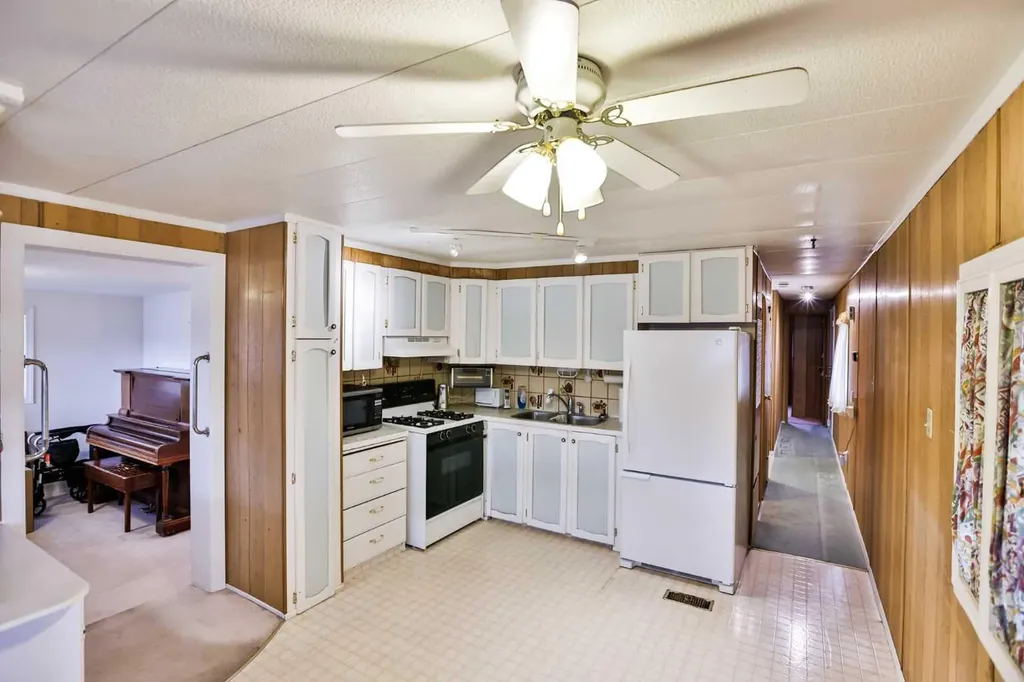 822 3 Street W Cardston AB T0K 0K0