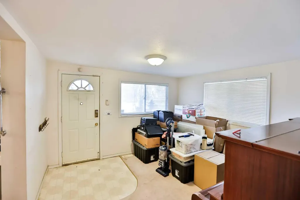 822 3 Street W Cardston AB T0K 0K0