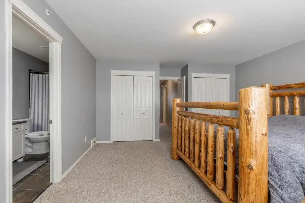 635 6 Street S Lethbridge AB T1J 2E4