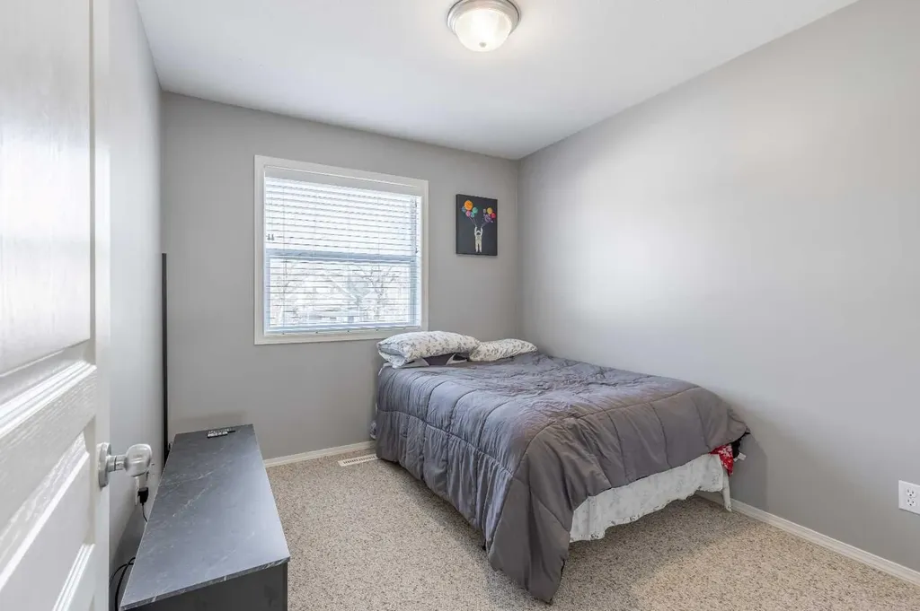 635 6 Street S Lethbridge AB T1J 2E4