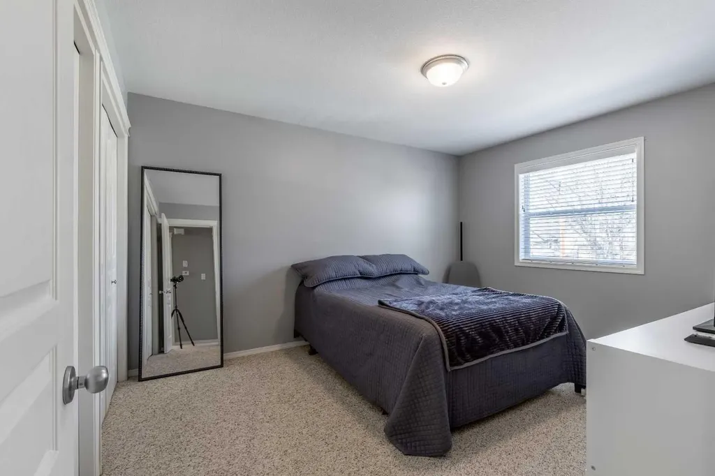635 6 Street S Lethbridge AB T1J 2E4