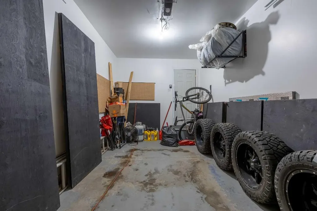 635 6 Street S Lethbridge AB T1J 2E4
