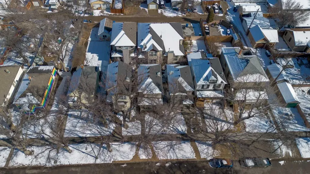 635 6 Street S Lethbridge AB T1J 2E4
