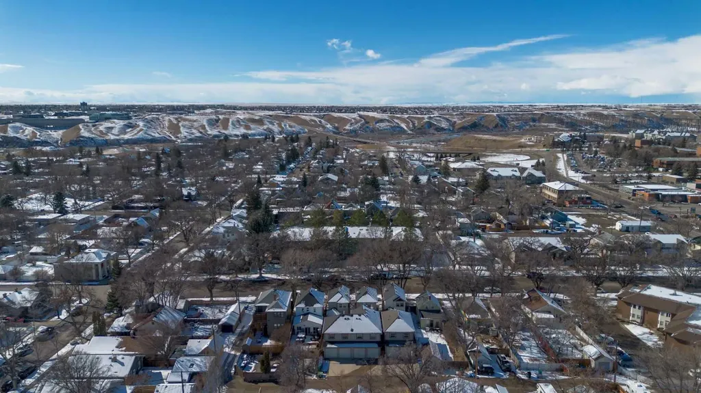 635 6 Street S Lethbridge AB T1J 2E4