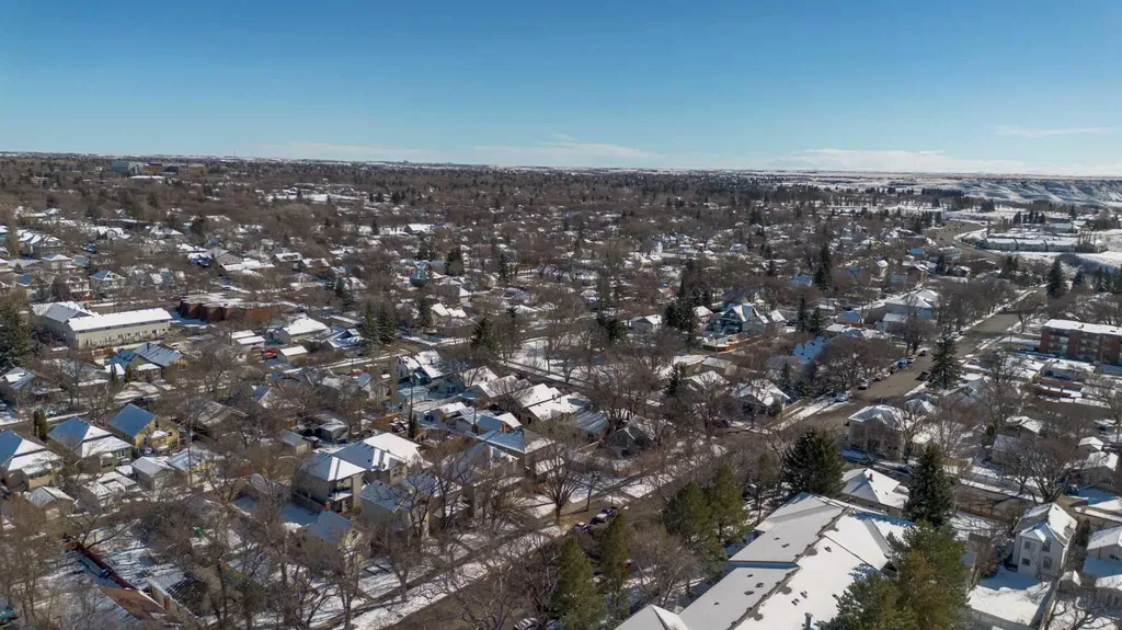 635 6 Street S Lethbridge AB T1J 2E4