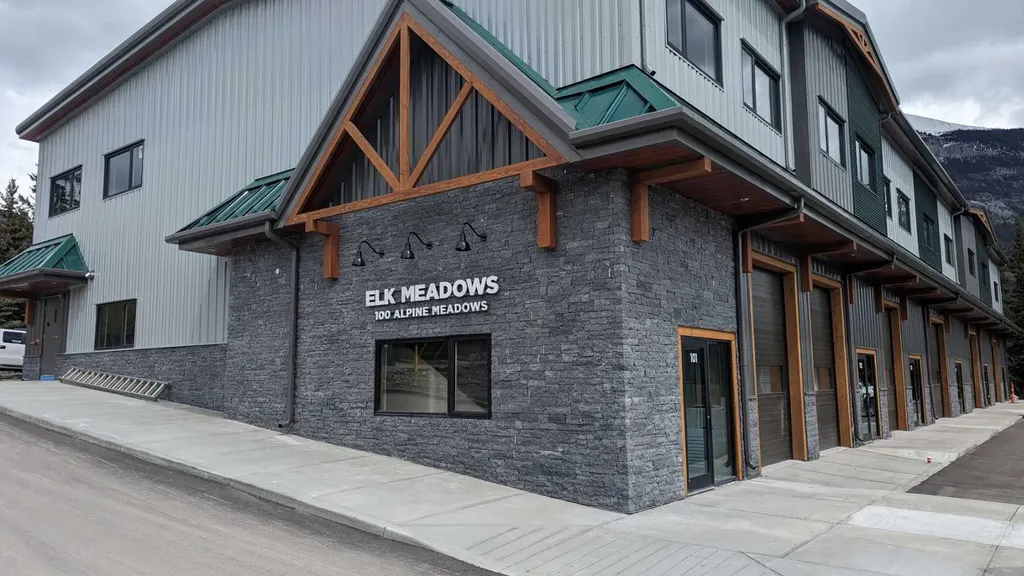 100 Alpine Meadows Canmore AB T1W 1L1