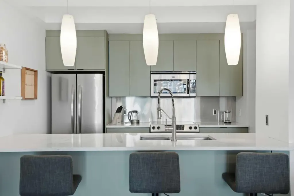 530 12 Avenue SW Calgary AB T2R0B1