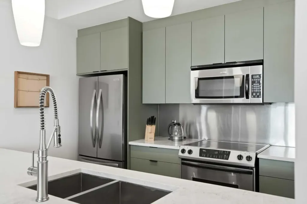 530 12 Avenue SW Calgary AB T2R0B1
