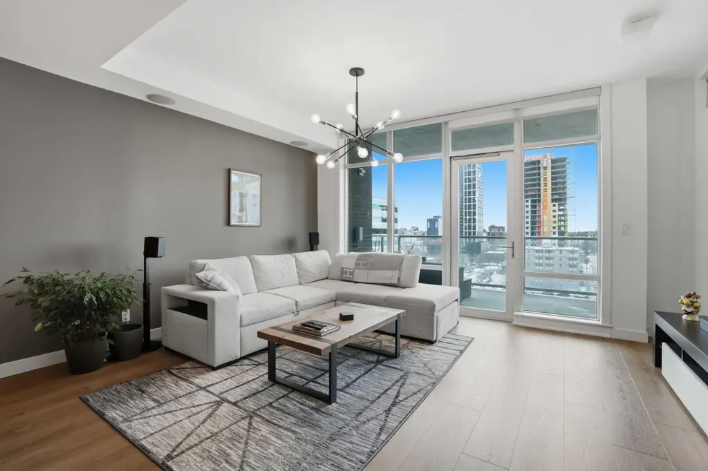530 12 Avenue SW Calgary AB T2R0B1