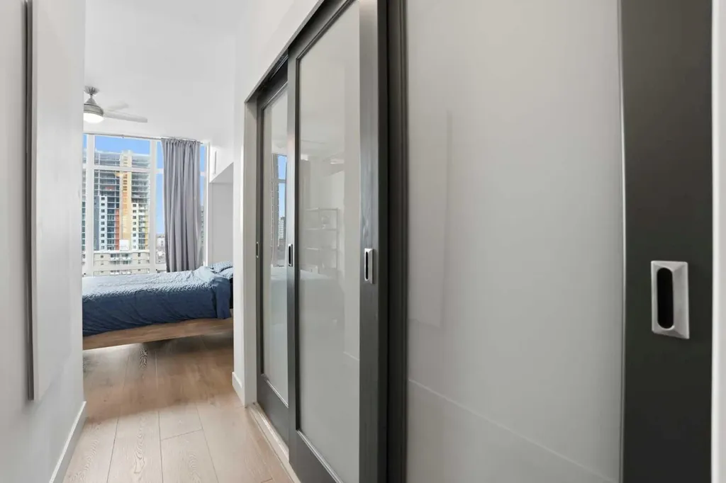 530 12 Avenue SW Calgary AB T2R0B1