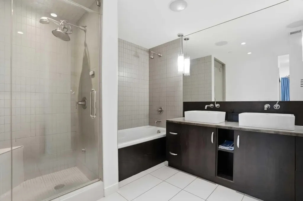 530 12 Avenue SW Calgary AB T2R0B1