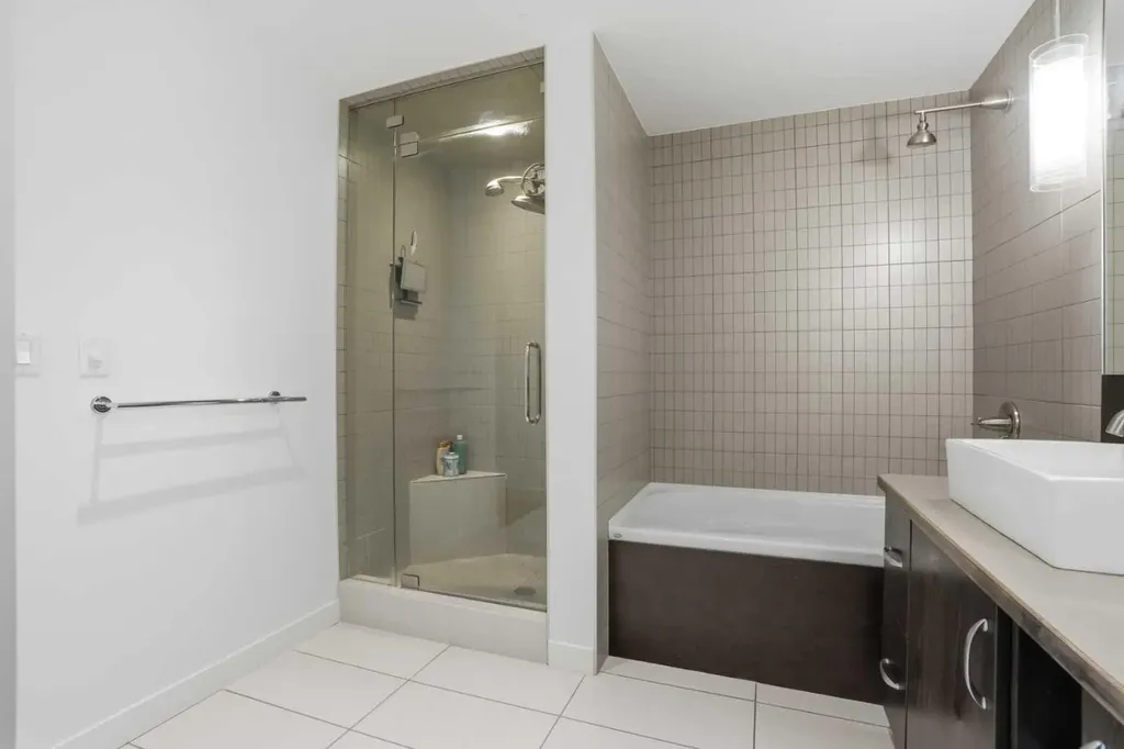 530 12 Avenue SW Calgary AB T2R0B1