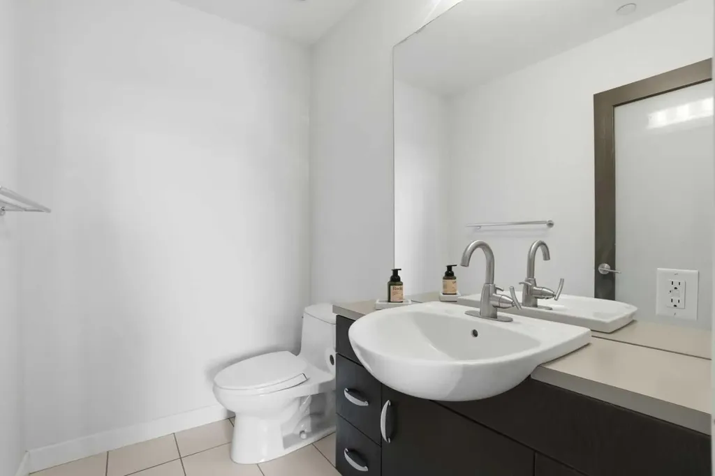 530 12 Avenue SW Calgary AB T2R0B1