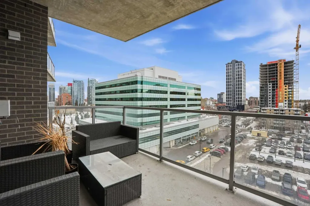 530 12 Avenue SW Calgary AB T2R0B1
