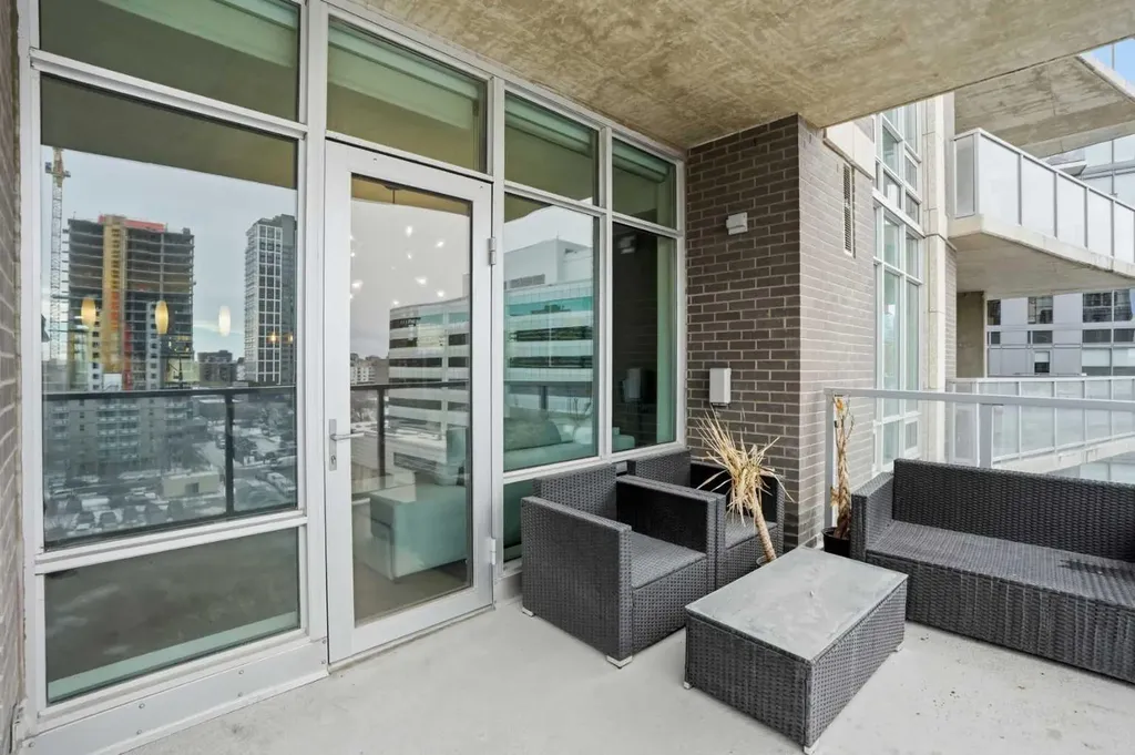 530 12 Avenue SW Calgary AB T2R0B1