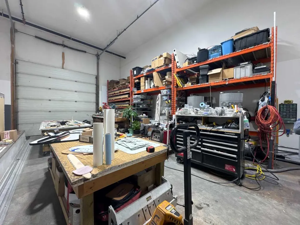 3208 8 Avenue NE Calgary AB T2A 7V8