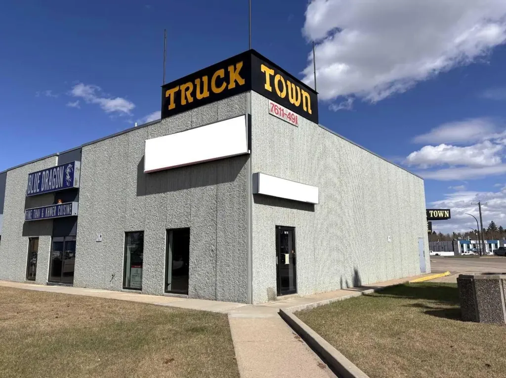 7611 49 Avenue Red Deer AB T4P 1M3