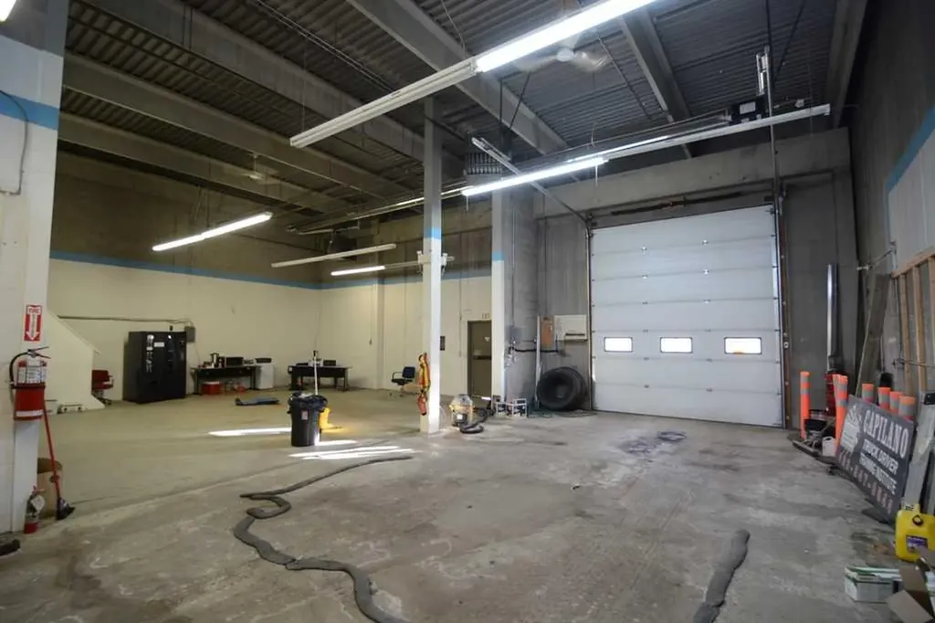 7611 49 Avenue Red Deer AB T4P 1M3