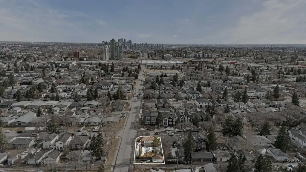 1403 43 Street SW Calgary AB T3E 0Y4